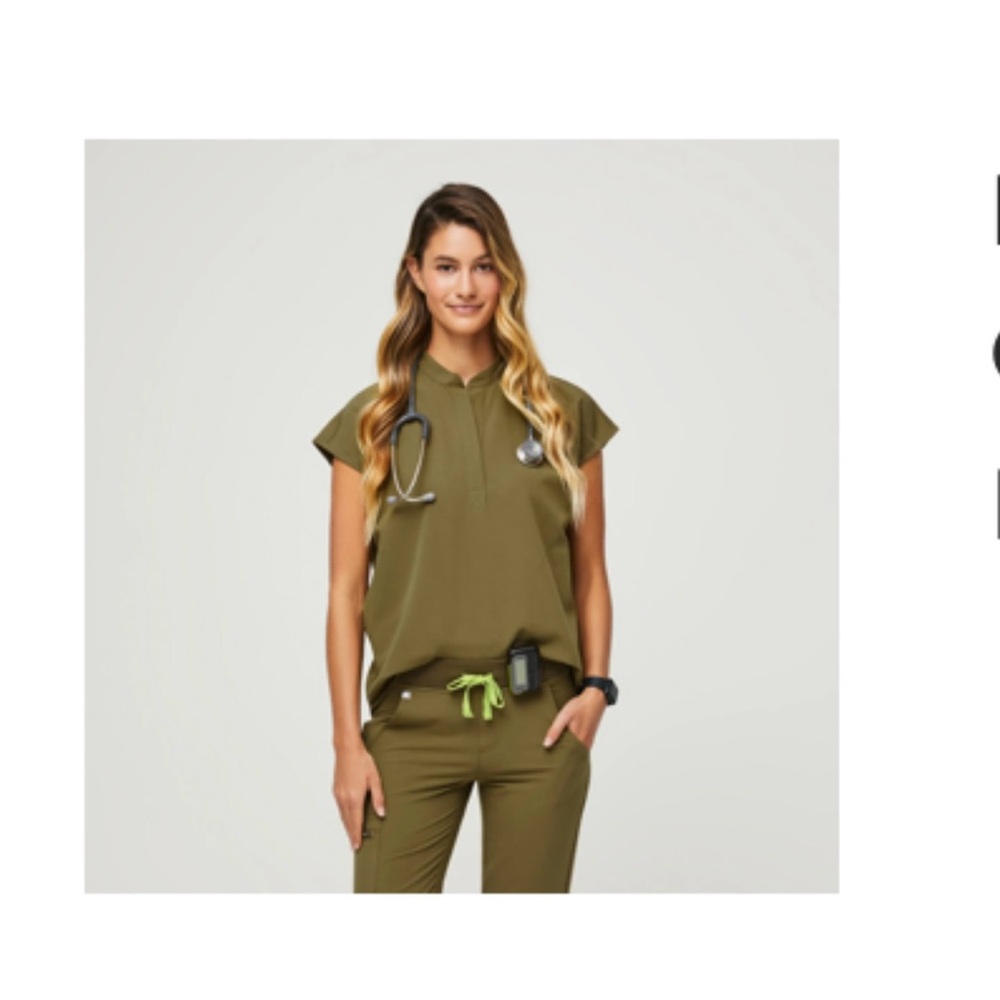 Figs Rafaela Martini Olive Green Women's oversized scrub Top